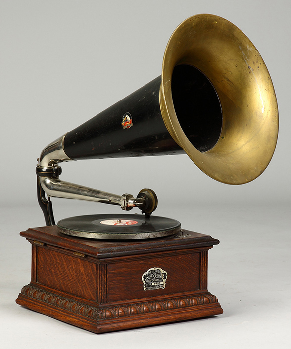 «Музыкальная шкатулка» (Граммофон) с аналоговой системой воспроизведения записанной на  пластинку из шеллака аналоговой информации